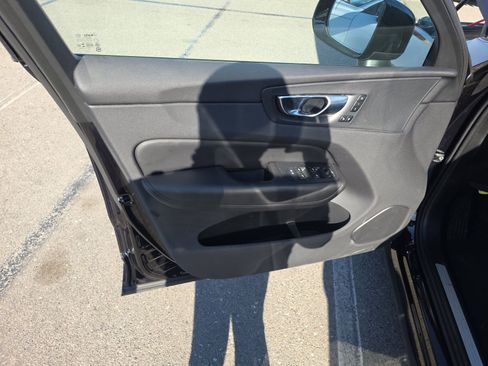 Used 2025 Volvo XC60 B5 Plus AWD/4WD image 13