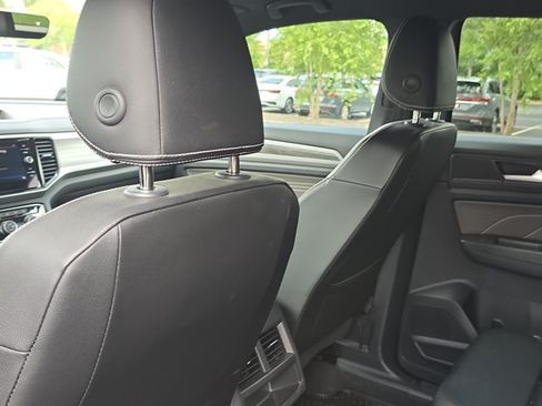 Used 2023 Volkswagen Atlas Cross Sport SE FWD image 18