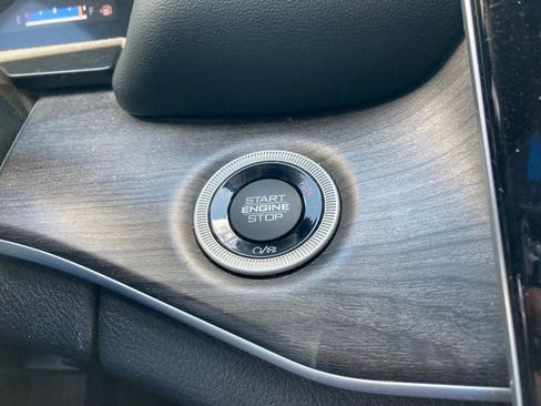 Used 2022 Jeep Grand Cherokee L Limited AWD/4WD image 19