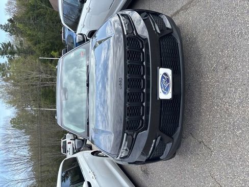 Used 2023 Jeep Grand Cherokee Limited w/ Black Appearance Package AWD/4WD image 23