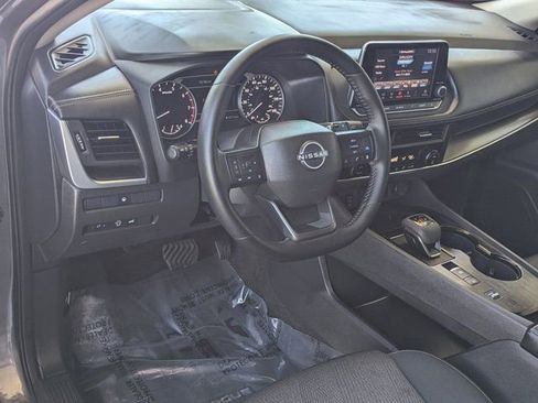 Used 2025 Nissan Rogue SV image 17