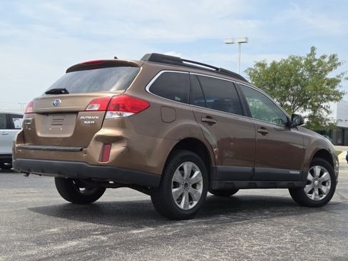 Used 2011 Subaru Outback 3.6R Limited AWD/4WD image 10