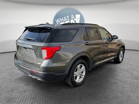 Used 2020 Ford Explorer XLT w/ Equipment Group 202A image 3