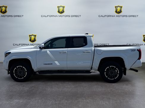 Used 2024 Toyota Tacoma TRD Sport AWD/4WD image 2
