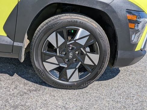 Certified 2025 Hyundai Kona SEL FWD image 11