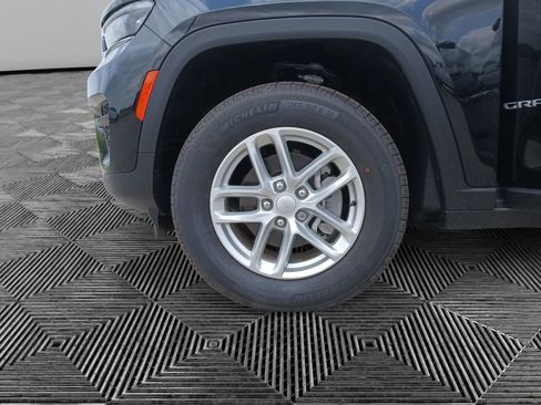 New 2024 Jeep Grand Cherokee Laredo X image 14