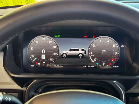 Used 2023 Land Rover Defender 110 S AWD/4WD image 9