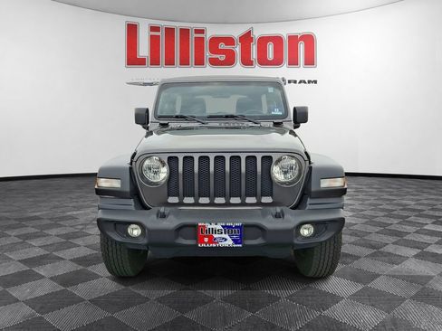 Used 2019 Jeep Wrangler Unlimited Sport AWD/4WD image 2