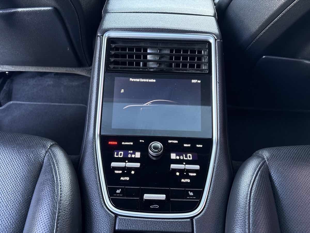 Used 2018 Porsche Panamera 4 AWD/4WD image 13