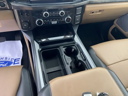 Used 2024 Ford F250 Lariat w/ Chrome Package image 28