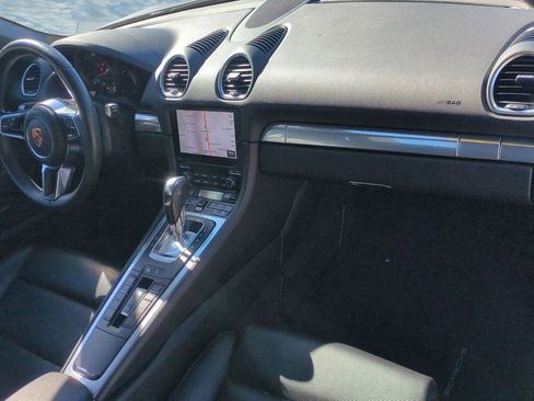 Used 2018 Porsche 718 Boxster image 15