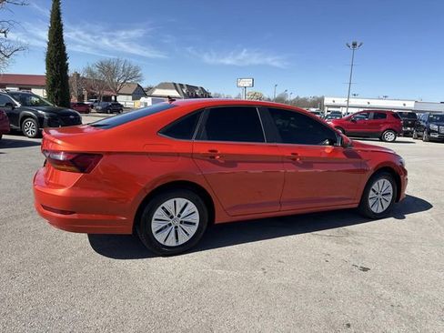 Used 2019 Volkswagen Jetta S image 2