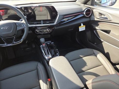 New 2026 Chevrolet Trax RS w/ Sunroof Package FWD image 32
