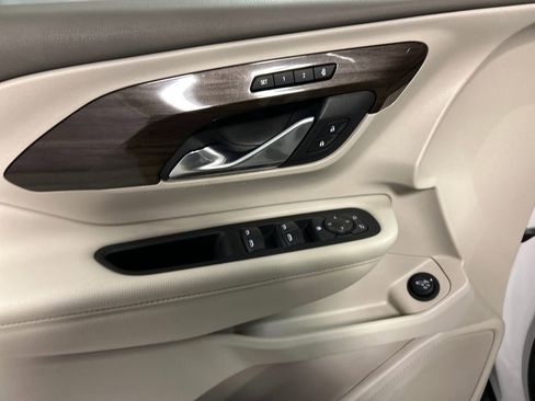 Used 2019 GMC Terrain Denali w/ Advanced Safety Package image 14