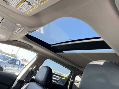 Used 2023 Nissan Murano Platinum image 18