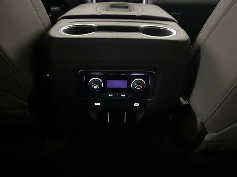 Used 2021 Chevrolet Suburban LT AWD/4WD image 30