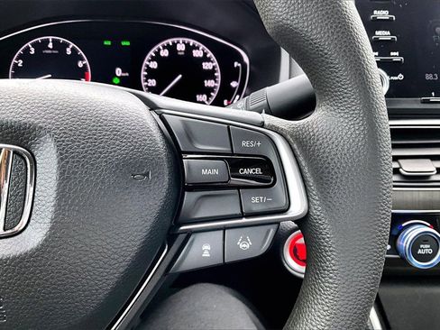 Used 2019 Honda Accord LX image 11