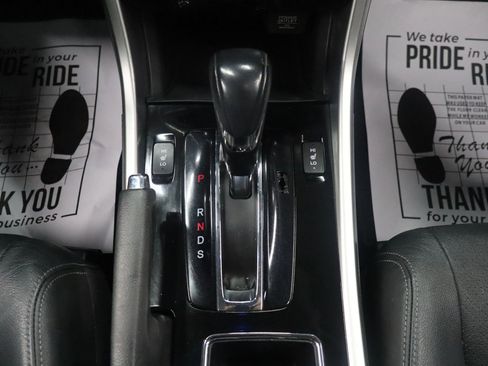 Used 2016 Honda Accord Touring image 26