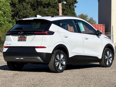 Certified 2023 Chevrolet Bolt EUV LT w/ Convenience Package image 4