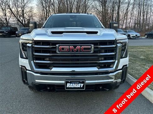 Used 2024 GMC Sierra 3500 SLE image 3