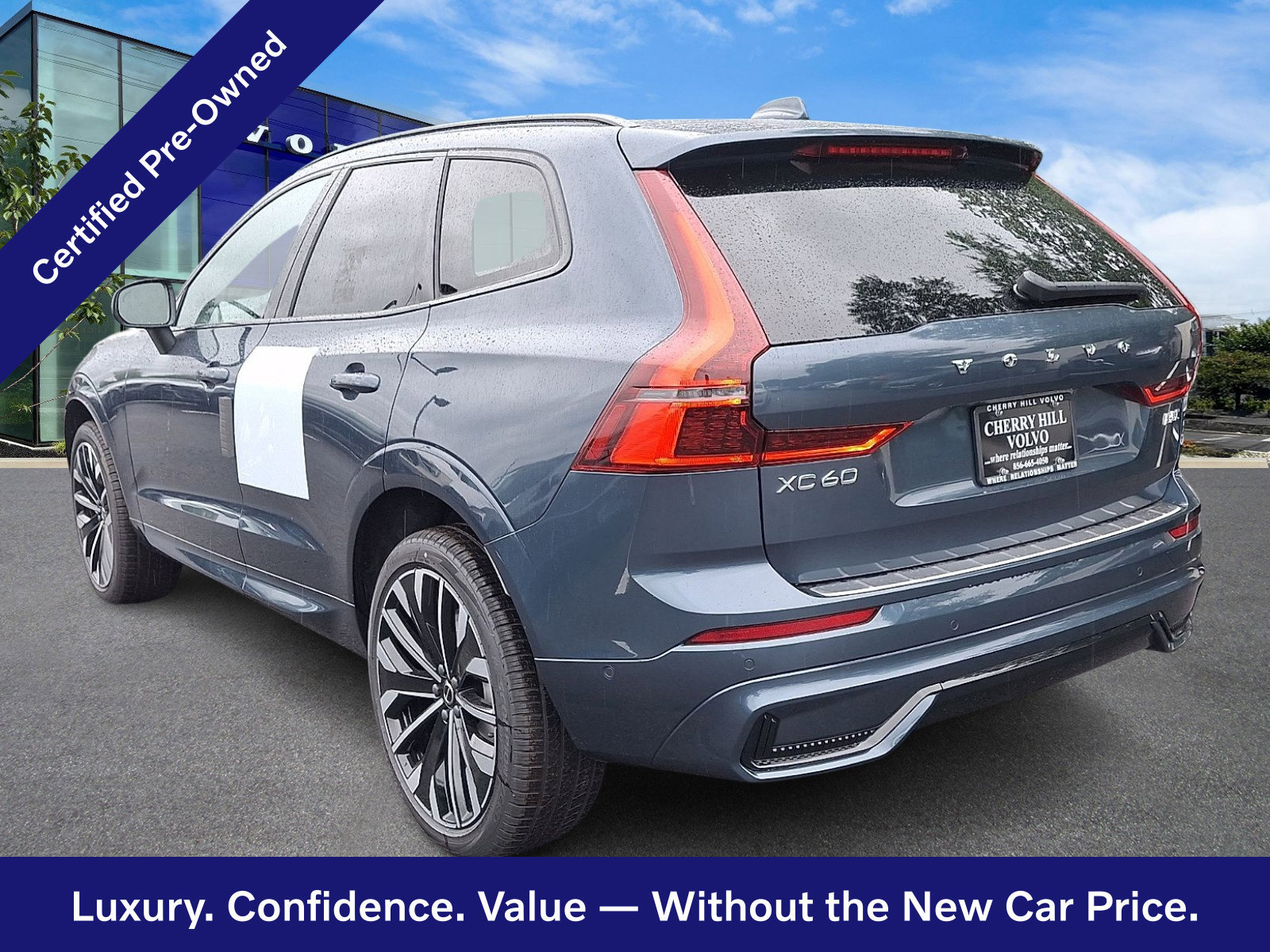 Used 2026 Volvo XC60 B5 Ultra w/ Protection Package Premier AWD/4WD image 3