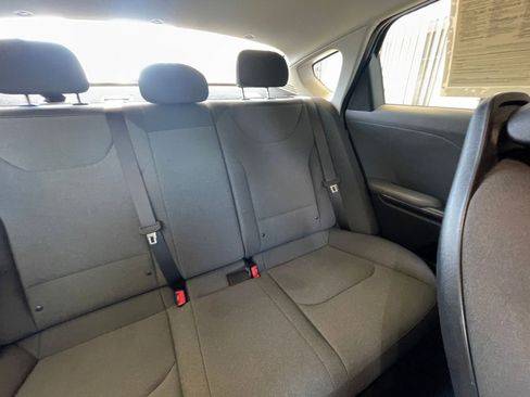 Used 2025 Kia K4 LXS image 38