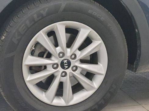 Used 2019 Kia Sorento FWD V6 image 31