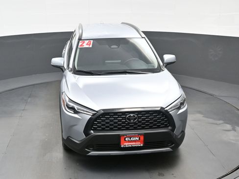 Used 2024 Toyota Corolla Cross LE image 35