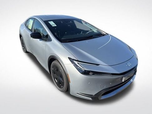 New 2026 Toyota Prius Plug-In Hybrid FWD image 7