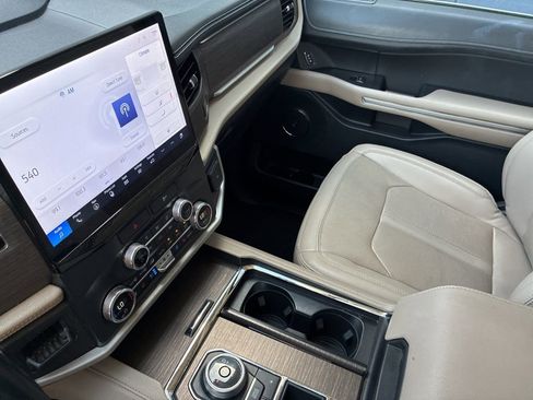 Used 2022 Ford Expedition Max Limited RWD image 22