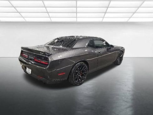 Used 2016 Dodge Challenger SRT Hellcat RWD image 4