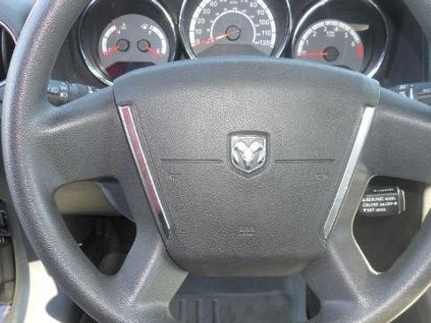 Used 2012 Dodge Caliber SXT image 9