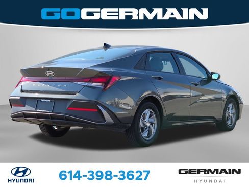 Certified 2026 Hyundai Elantra SE FWD image 8