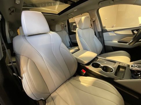 Certified 2026 Acura MDX SH-AWD w/ Technology Package image 22