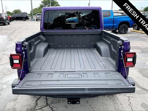 Used 2026 Jeep Gladiator Rubicon w/ Steel Power Dome Hood Package AWD/4WD image 16