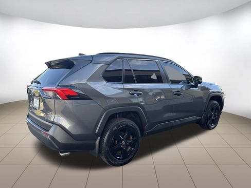 Used 2021 Toyota RAV4 XLE image 3