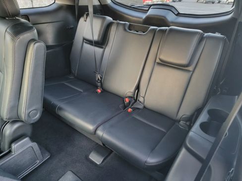 Used 2018 Toyota Highlander XLE image 16