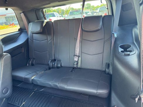 Used 2017 Cadillac Escalade Platinum AWD/4WD image 17