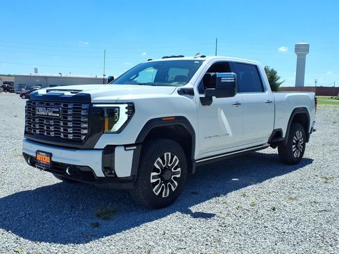 Used 2025 GMC Sierra 3500 Denali Ultimate AWD/4WD image 7