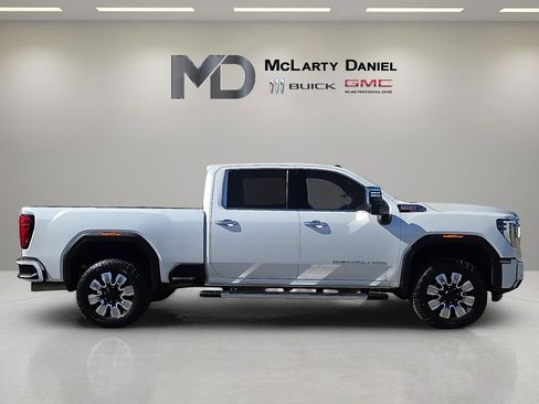 Used 2024 GMC Sierra 3500 Denali w/ Denali Reserve Package image 6