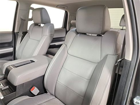 Used 2021 Toyota Tundra Limited w/ Limited Premium Package image 20