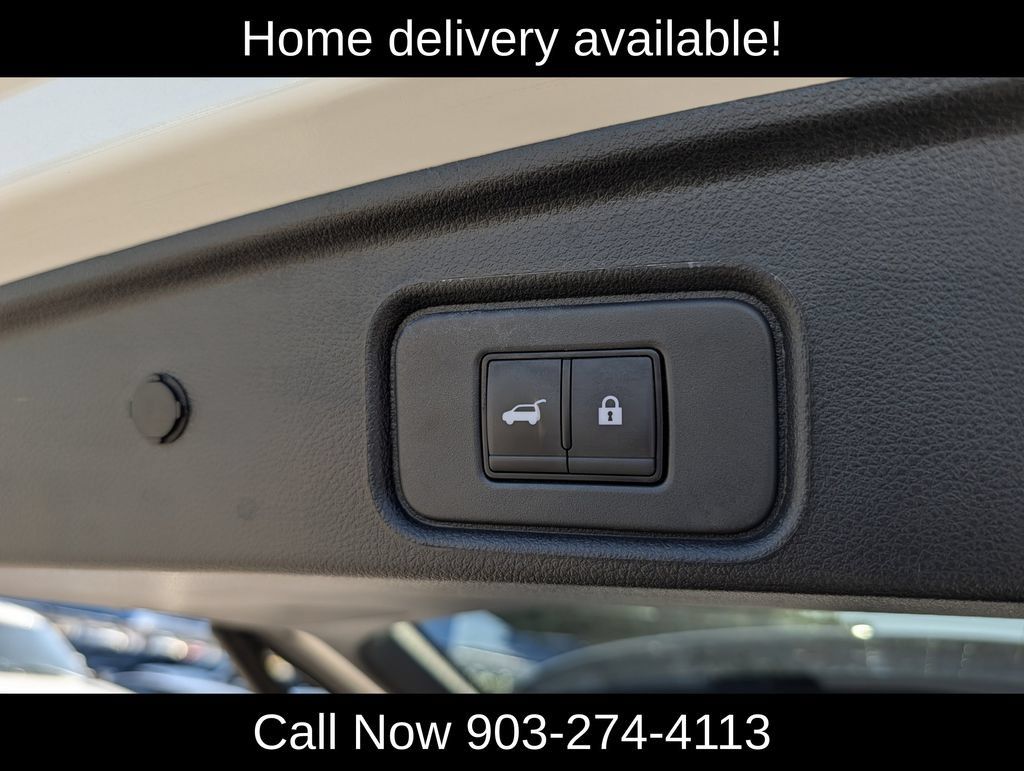 Used 2026 Nissan Pathfinder SV FWD image 29