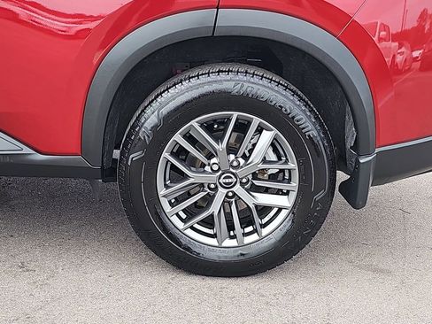 Used 2025 Nissan Rogue S image 34