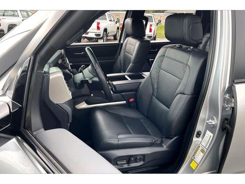 Used 2025 Toyota Tundra Limited w/ TRD Off-Road Package AWD/4WD image 27