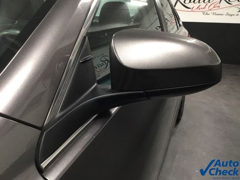 Used 2017 Toyota Camry SE w/ Moonroof Package image 16