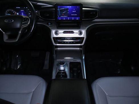 Used 2021 Ford Explorer XLT w/ Equipment Group 202A image 17