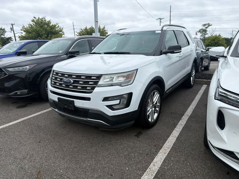 Used 2017 Ford Explorer XLT w/ Equipment Group 202A AWD/4WD image 1