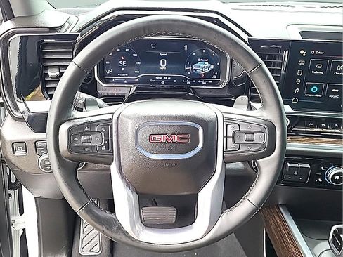 Used 2024 GMC Sierra 1500 Elevation w/ Elevation Premium Package AWD/4WD image 19