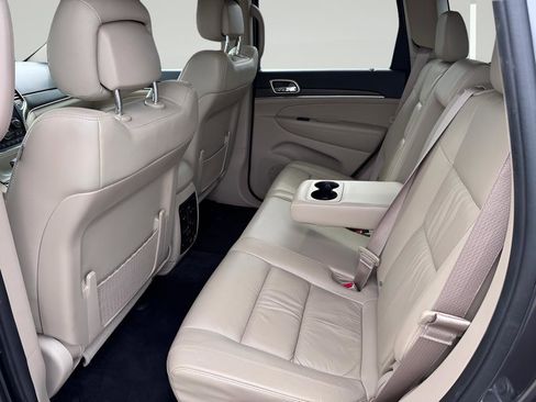 Used 2016 Jeep Grand Cherokee Limited w/ Trailer Tow Group IV image 34