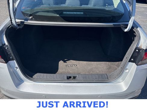 Used 2023 Nissan Versa SV image 22